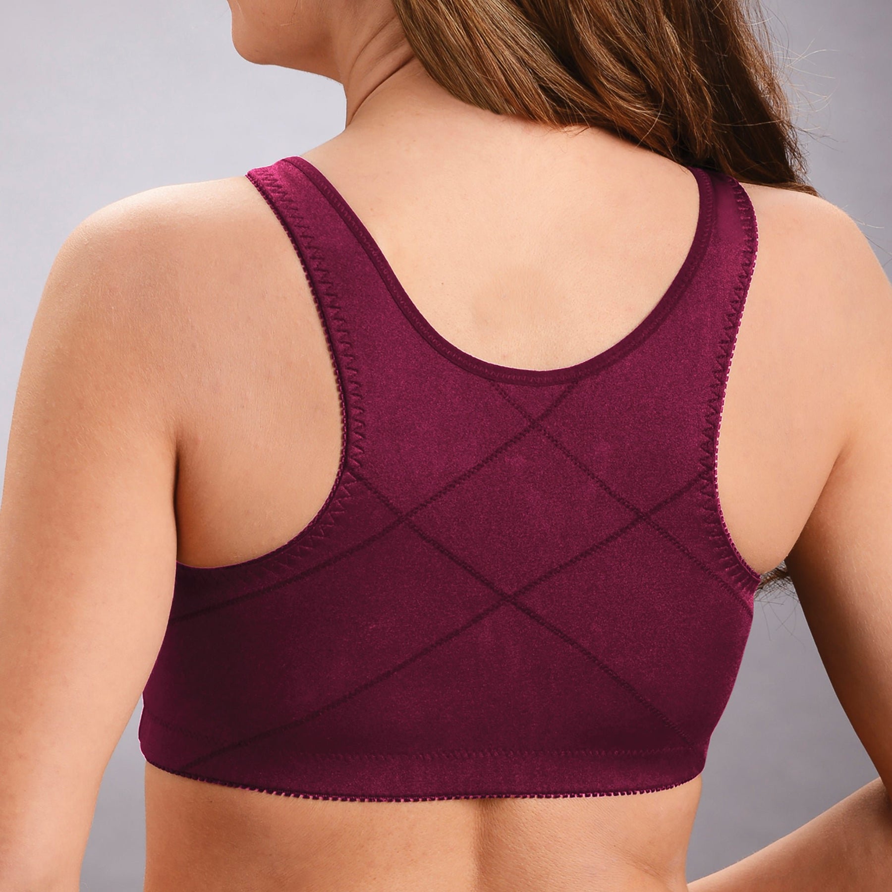 Front hooks. stretch-lace. super-lift. and posture correction – ALL IN ONE BRA!