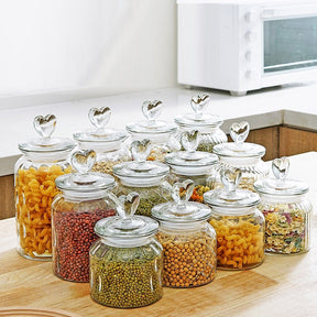 Modern Heart-shaped Sealed Glass Jar Kitchen Seasoning Coffee Bean Jar Transparent Glass Jar Candy Food Glass Storage Container
