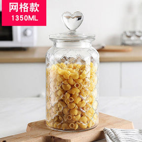 Modern Heart-shaped Sealed Glass Jar Kitchen Seasoning Coffee Bean Jar Transparent Glass Jar Candy Food Glass Storage Container