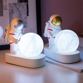 Astronaut Lamp